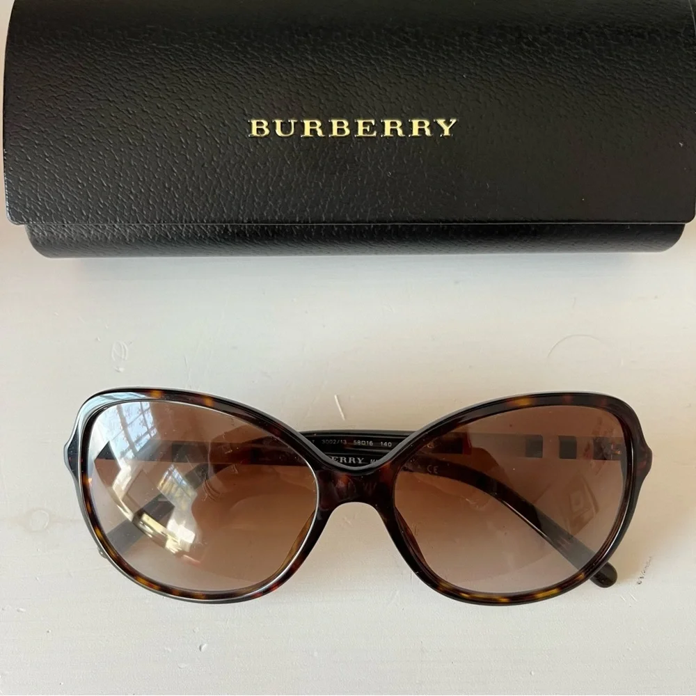 Burberry Tortoiseshell Sunglasses with Brown Lenses and Signature Check Arms - Picture 2 of 6